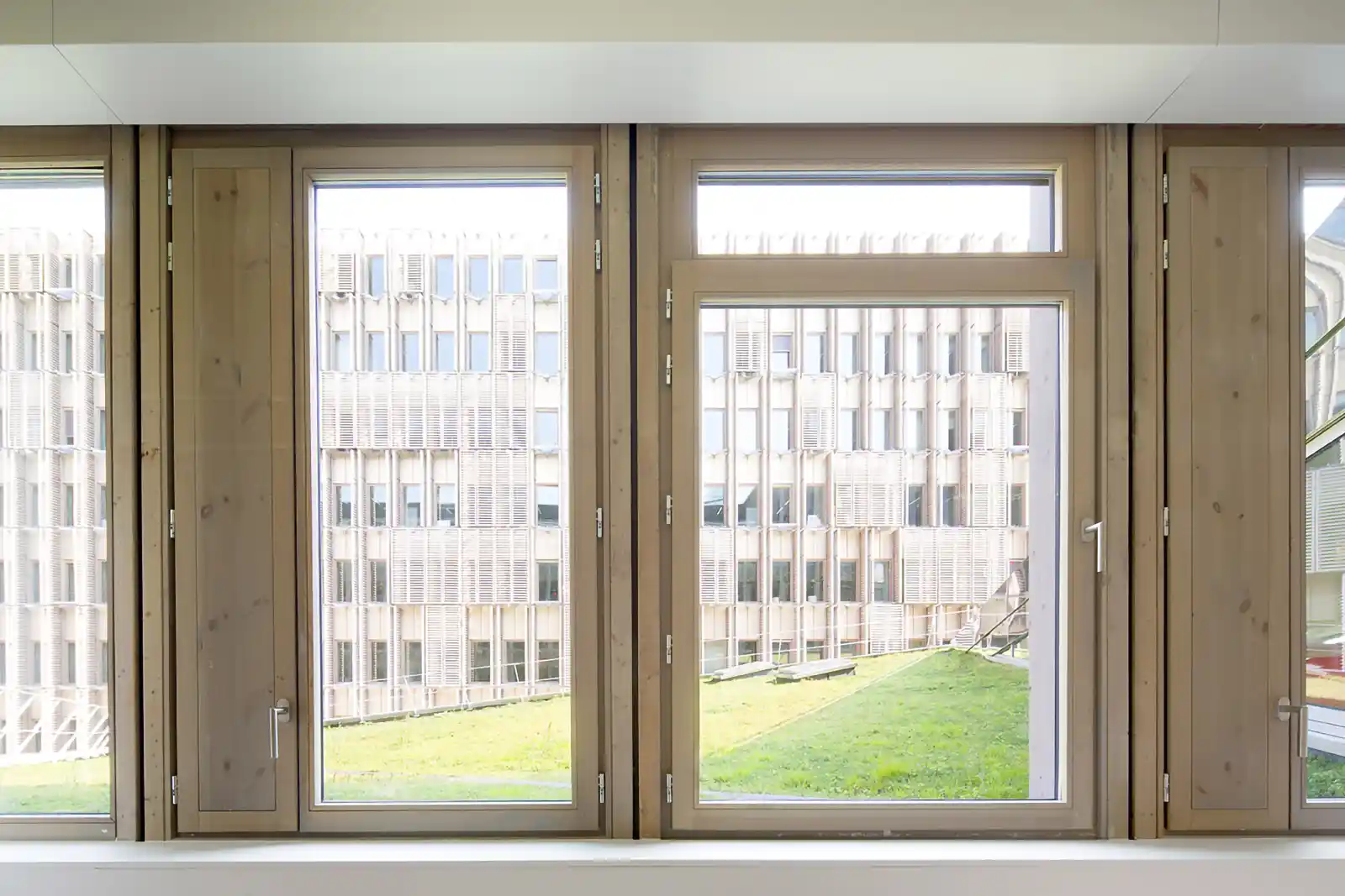 research architect fenêtre fermé