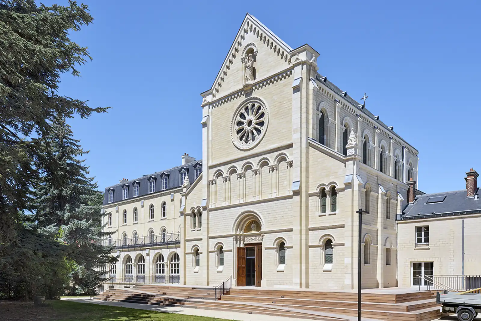 centre socio-culturel parvis