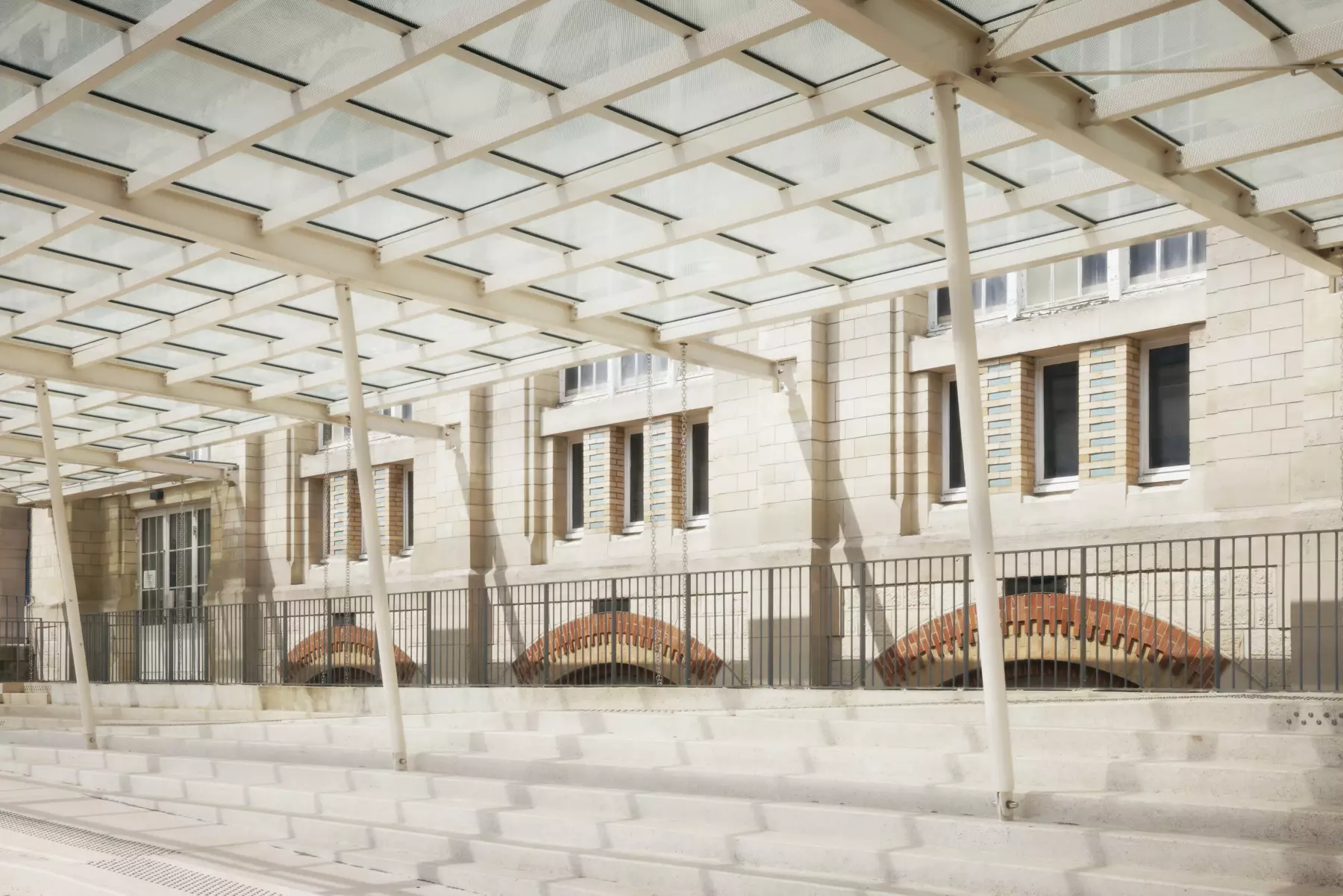extérieur lycée voltaire