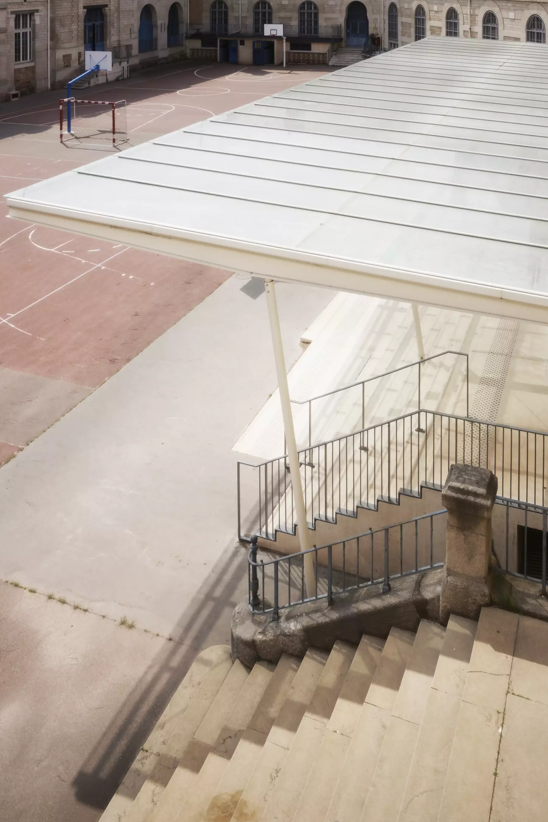 coupe extérieur lycée voltaire